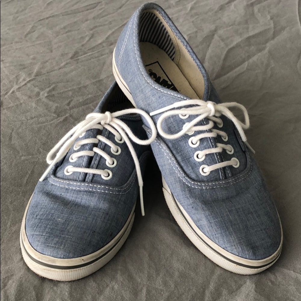 Vans lace shoes